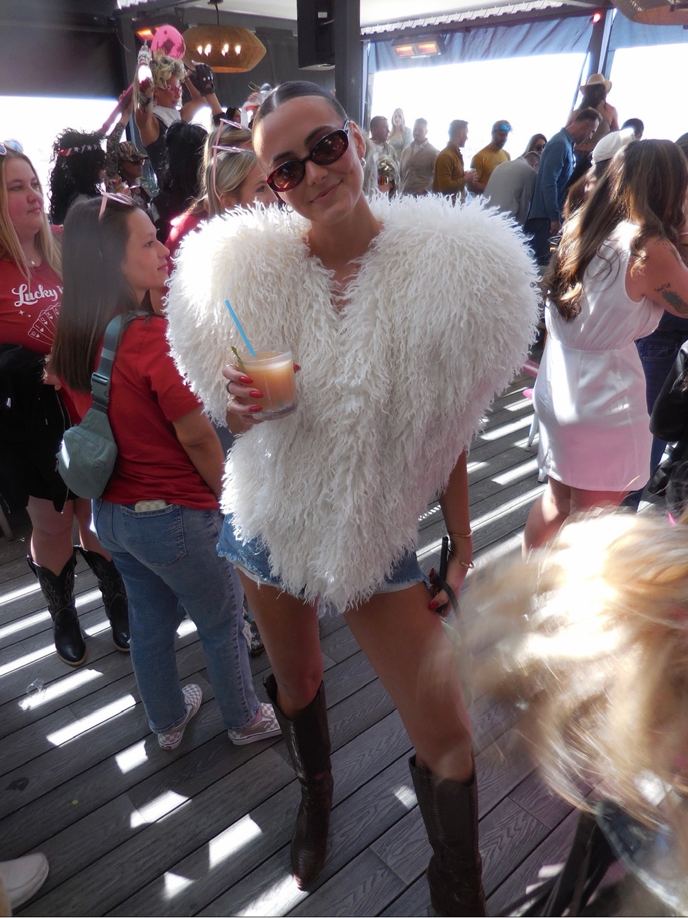 AKIRA Label Star Crossed Lover Faux Fur Vest - Picture 2 of 3